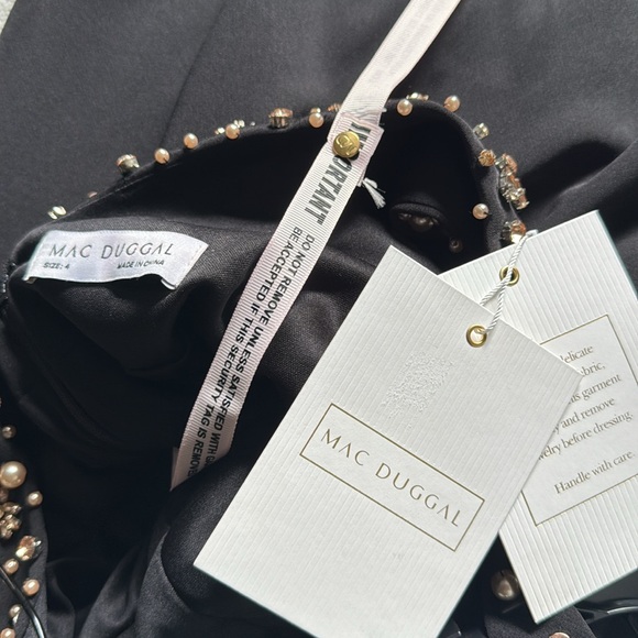 MAC DUGGAL Black Crepe Sleeveless Beaded Crystal Pearls V Neck Gown Bow NWT $458 - Picture 15 of 15